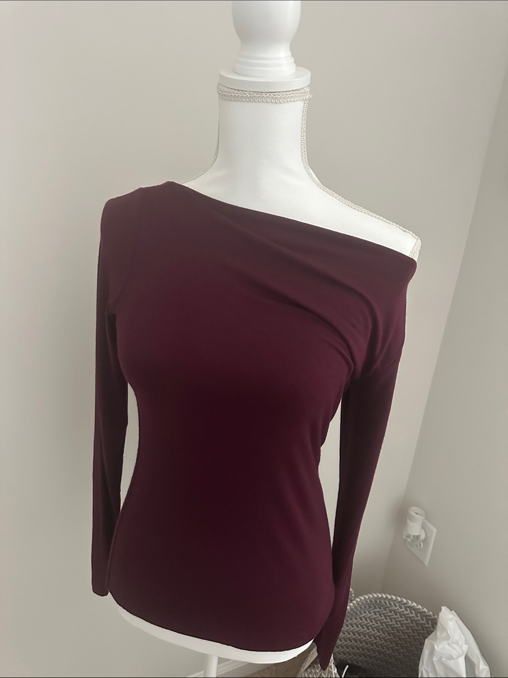naked wardrobe Off-the-Shoulder Sweater in Burgundy